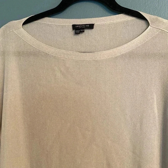 Lafayette 148 light gray asymmetrical hem 3/4 sleeve silk blend top xs/s - Picture 3 of 12